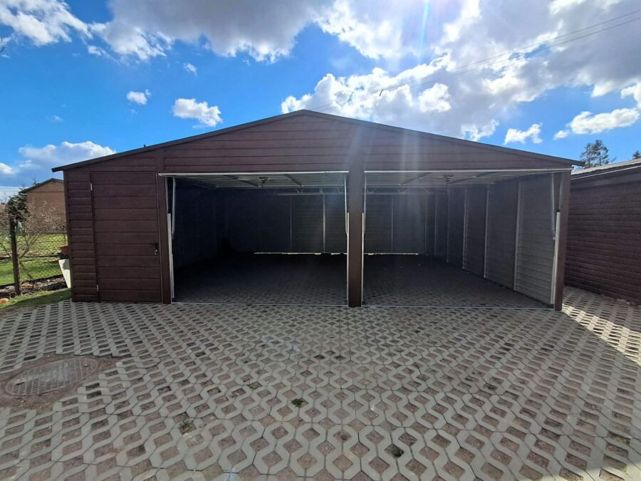Garaż blaszany 7,5x6,5m | Drewnopodobny lub kolor RAL | Dach dwuspadowy